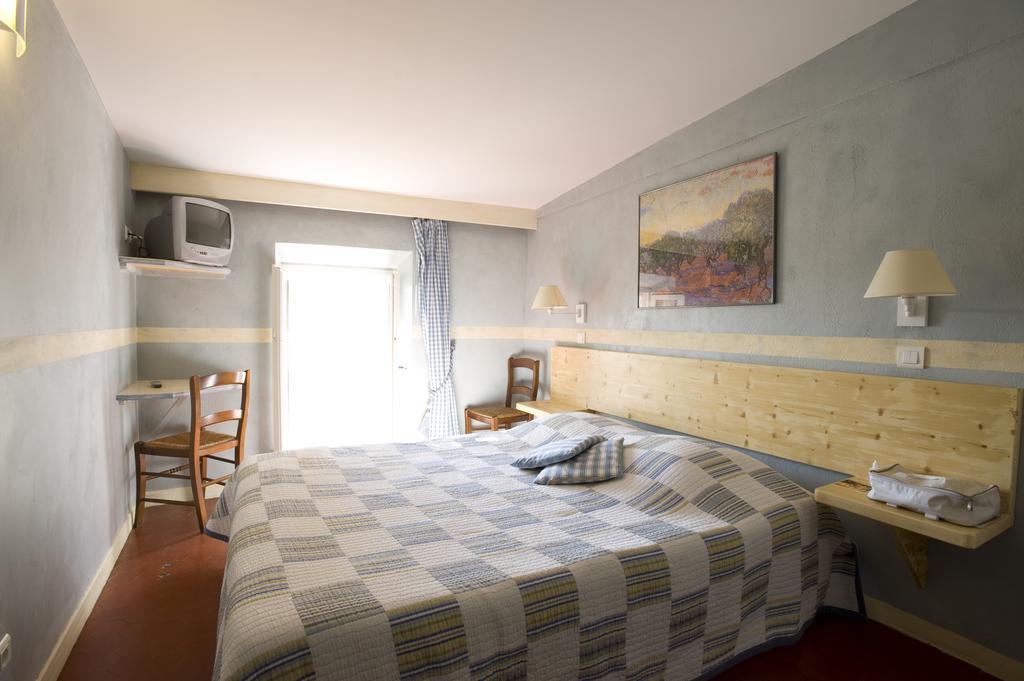 Le Vieux Chateau Aiguines Room photo