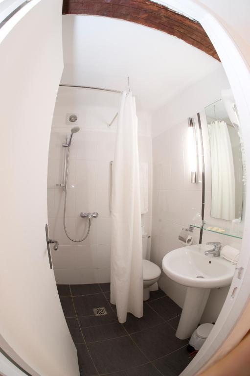 Le Vieux Chateau Aiguines Room photo